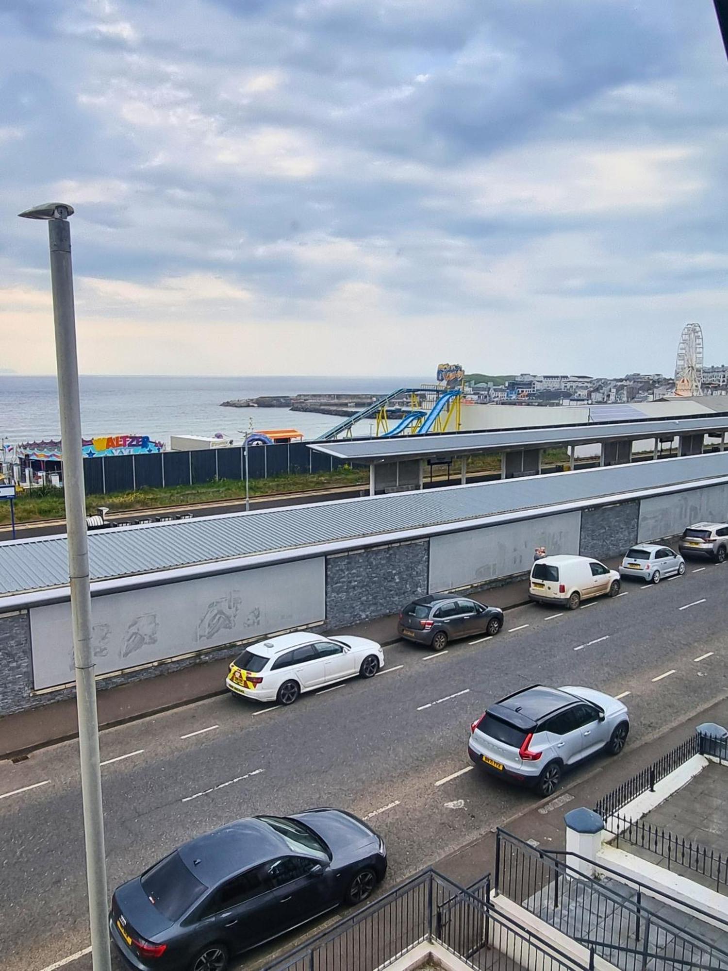 Apartamento 6 Golf Terrace - Portrush By The Sea Exterior foto