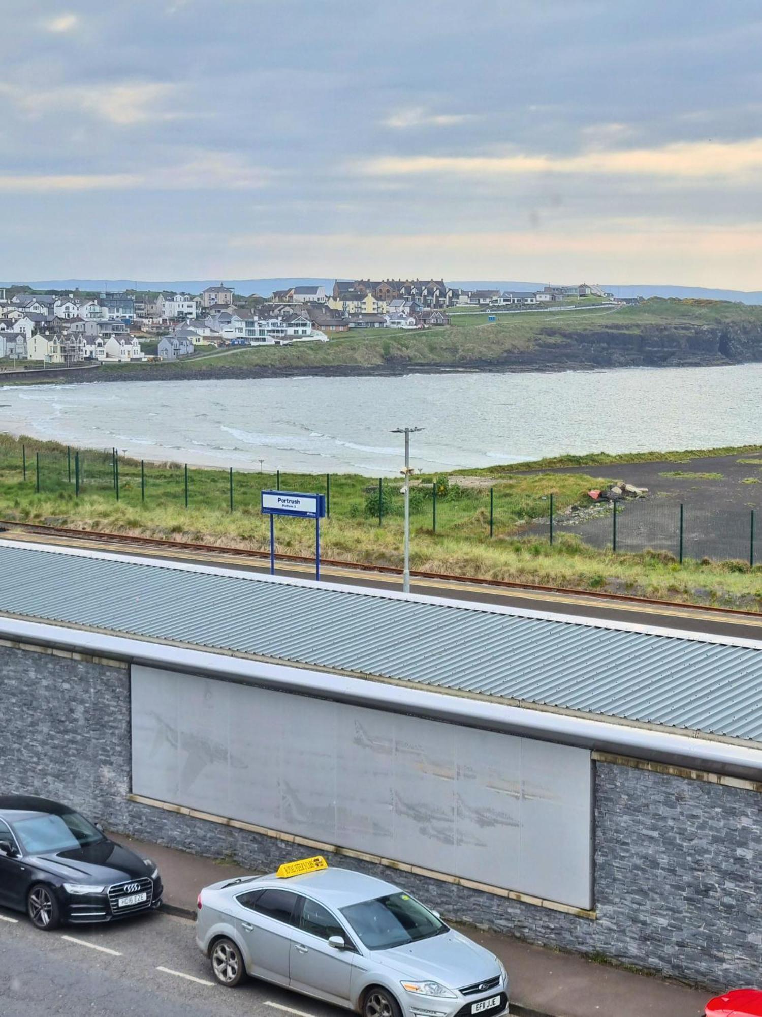 Apartamento 6 Golf Terrace - Portrush By The Sea Exterior foto